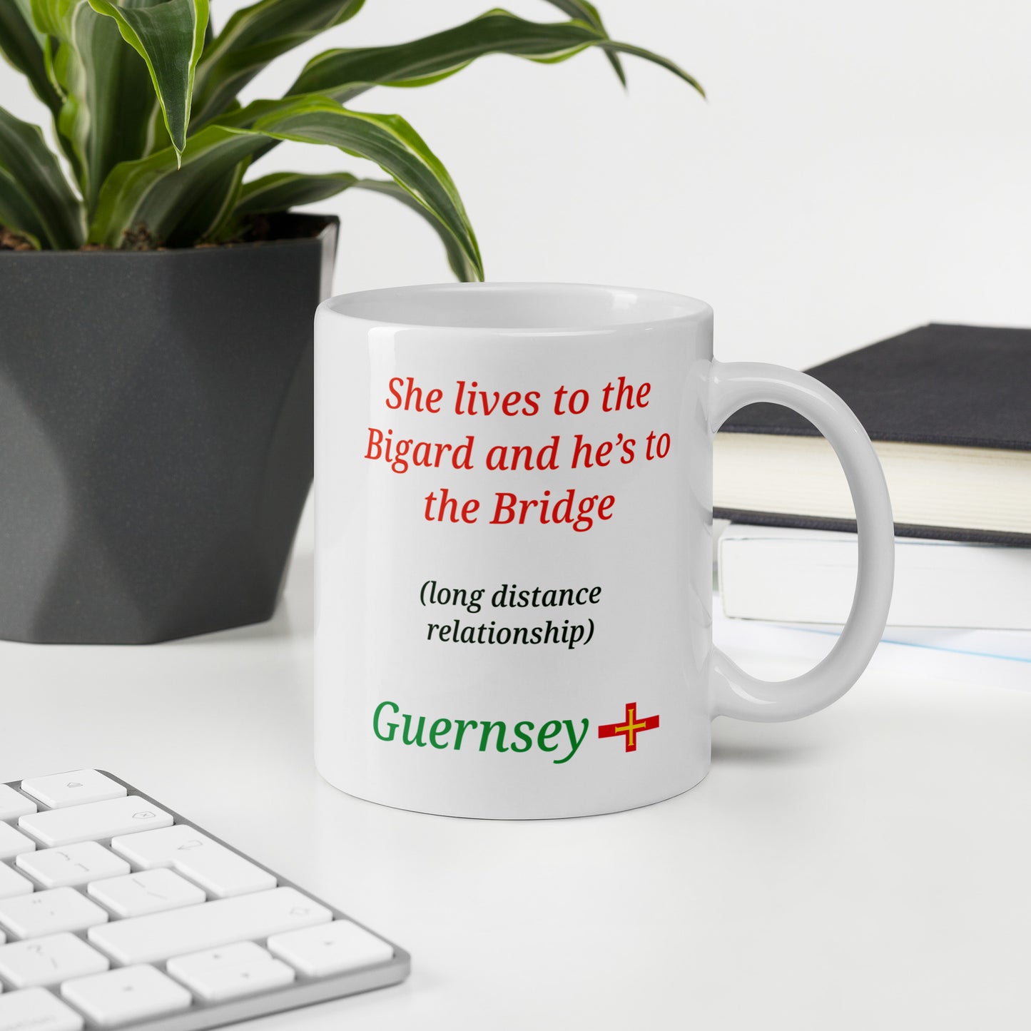 White glossy mug (She lives to the Bigard and he lives to the Bridge - Long distance relationship)
